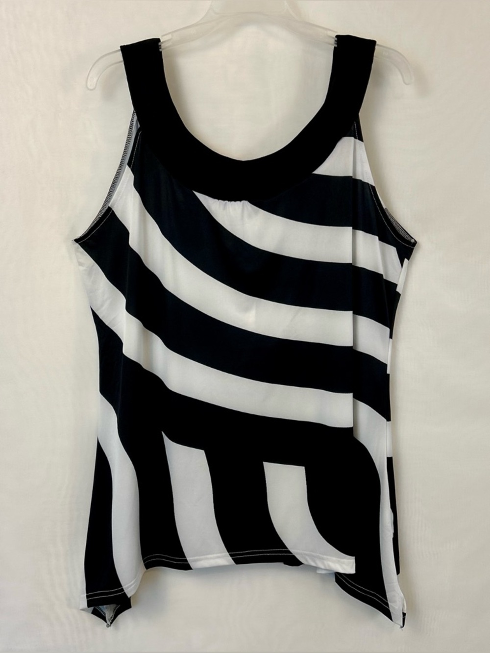 New Bon Apple Tea Women’s Sleeveless Scoop Neck Tank / 3X